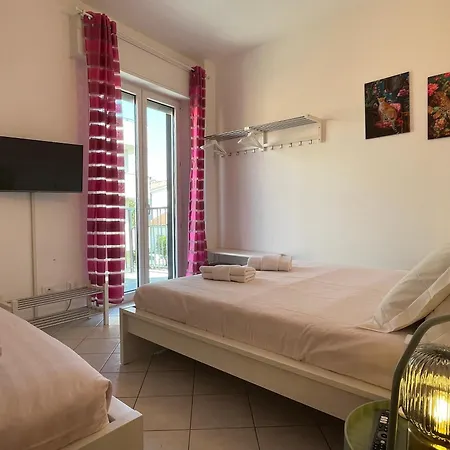 Bilocale A 230 Mt Dal Mare Wifi E Parcheggio 1 شقة